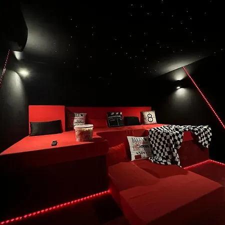 L'evasion Cinegame - A Theme *