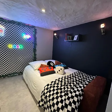 別荘 L'evasion Cinegame - A Theme