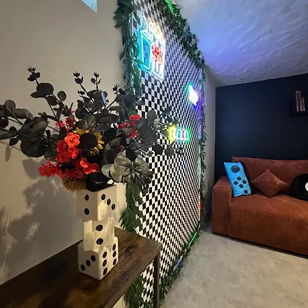 別荘 L'evasion Cinegame - A Theme *